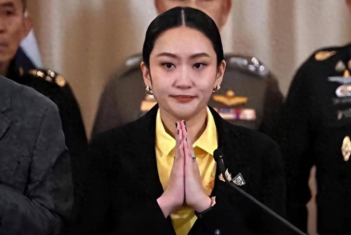 佩通坦被解职 新总理人选浮出佩通坦被解职，新总理人选浮出——国家未来的新篇章