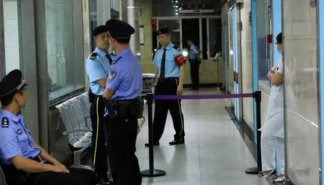 殡仪馆保存遗体殡仪馆可以保存遗体，主要提供冷藏和冷冻技术来保存遗体。遗体的保存时间可以根据家属的需求和殡仪馆的规定来确定。如果需要长时间保存，家属可以与殡仪馆协商制定详细的保存计划，并支付相应的费用。